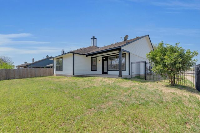 101 FarmHouse RD, San Marcos, TX 78666