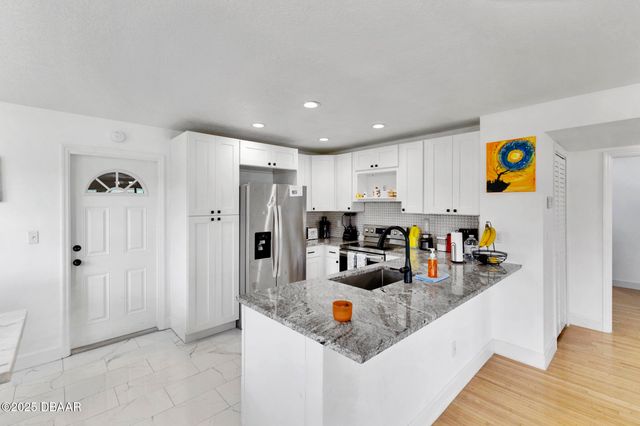 215 Woodland Avenue, Daytona Beach, FL 32118