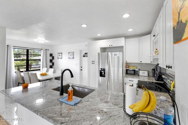 215 Woodland Avenue, Daytona Beach, FL 32118