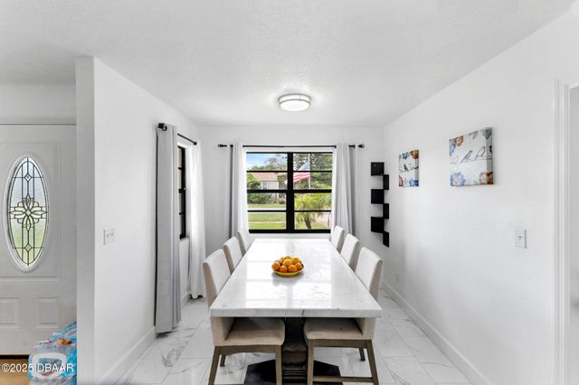 215 Woodland Avenue, Daytona Beach, FL 32118