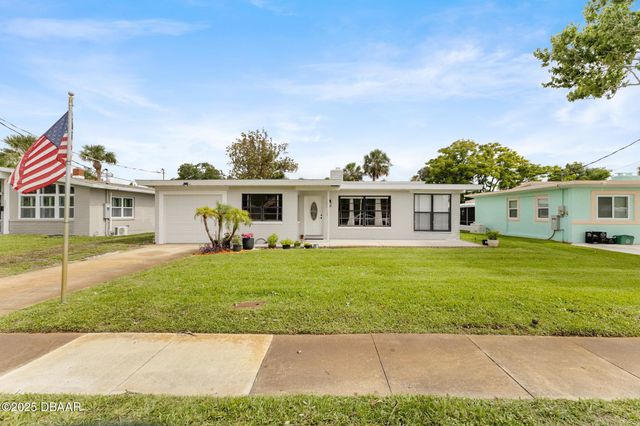 215 Woodland Avenue, Daytona Beach, FL 32118