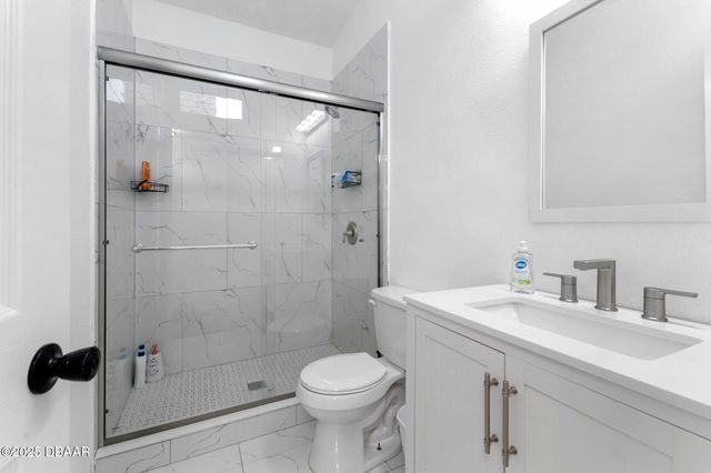 215 Woodland Avenue, Daytona Beach, FL 32118