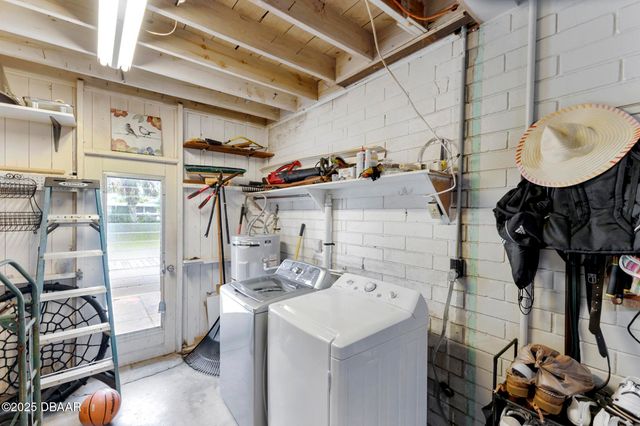 215 Woodland Avenue, Daytona Beach, FL 32118