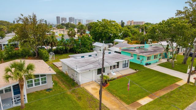 215 Woodland Avenue, Daytona Beach, FL 32118