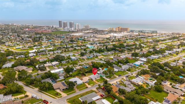 215 Woodland Avenue, Daytona Beach, FL 32118