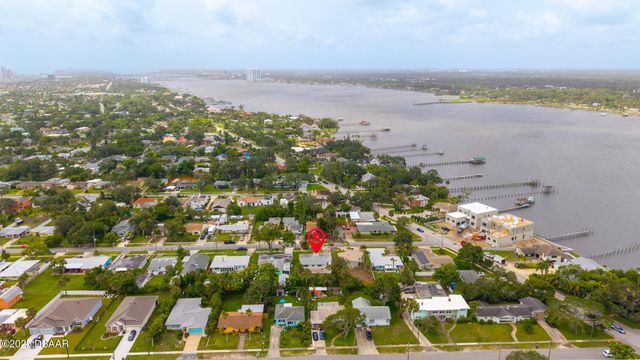 215 Woodland Avenue, Daytona Beach, FL 32118