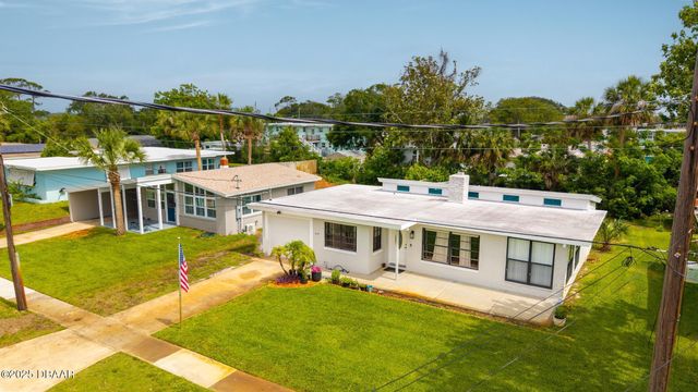 215 Woodland Avenue, Daytona Beach, FL 32118