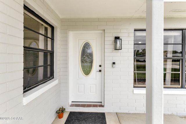 215 Woodland Avenue, Daytona Beach, FL 32118