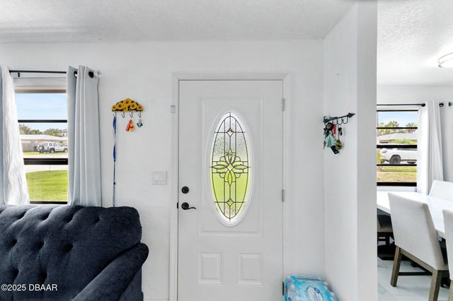 215 Woodland Avenue, Daytona Beach, FL 32118