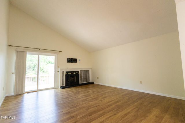 1145 Pebble Drive 1145, Bristol, VA 24201