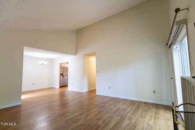 1145 Pebble Drive 1145, Bristol, VA 24201