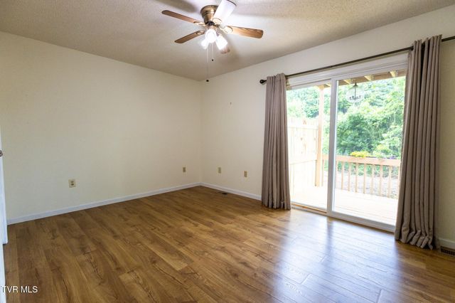 1145 Pebble Drive 1145, Bristol, VA 24201