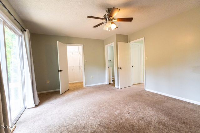 1145 Pebble Drive 1145, Bristol, VA 24201