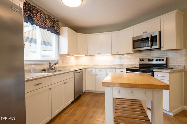 1145 Pebble Drive 1145, Bristol, VA 24201