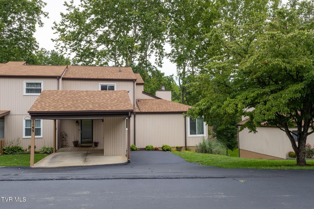 1145 Pebble Drive 1145, Bristol, VA 24201