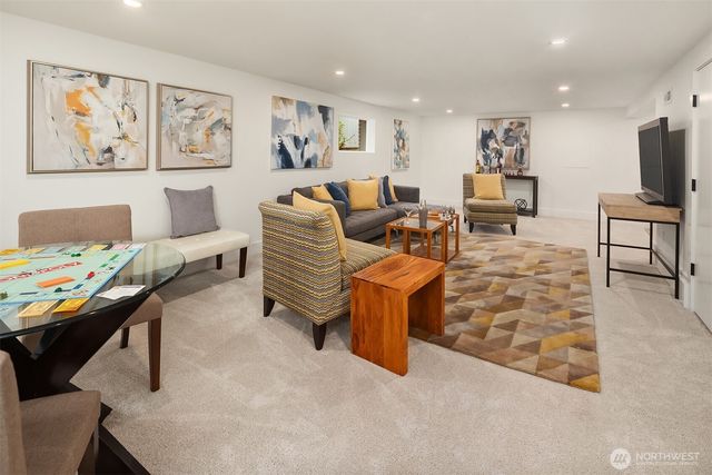 1216 NE 77th Street, Seattle, WA 98115