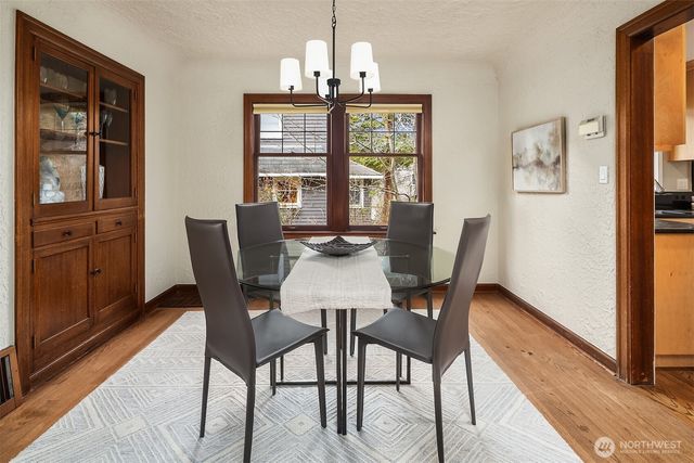 1216 NE 77th Street, Seattle, WA 98115