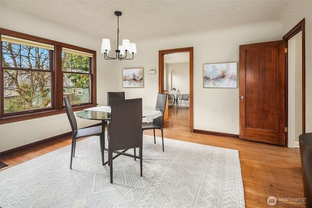 1216 NE 77th Street, Seattle, WA 98115