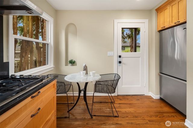 1216 NE 77th Street, Seattle, WA 98115