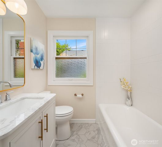 1216 NE 77th Street, Seattle, WA 98115