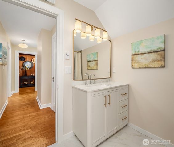 1216 NE 77th Street, Seattle, WA 98115