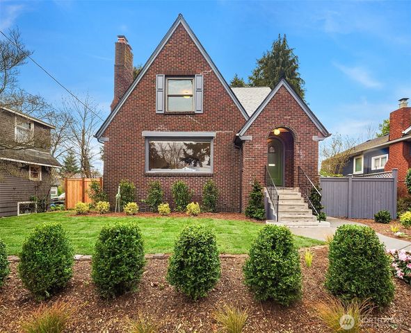 1216 NE 77th Street, Seattle, WA 98115