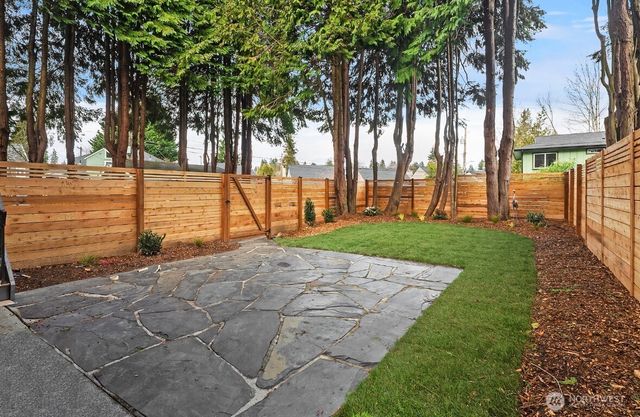 1216 NE 77th Street, Seattle, WA 98115