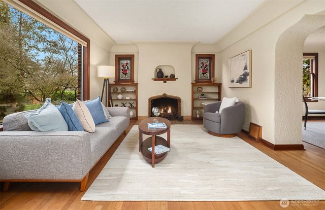 1216 NE 77th Street, Seattle, WA 98115