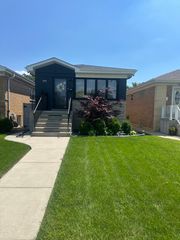 7303 W Montrose Avenue, Norridge, IL 60706