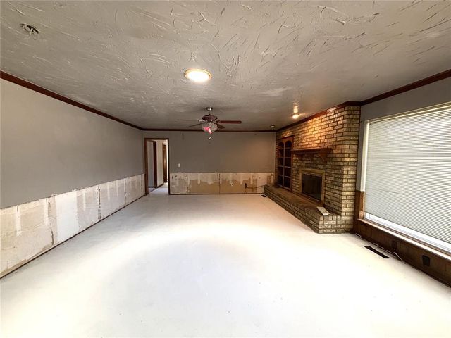 9217 Sutton Place, Oklahoma City, OK 73132