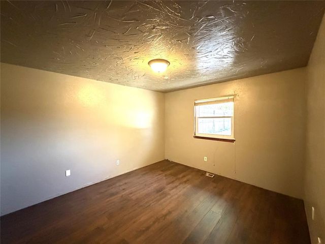 9217 Sutton Place, Oklahoma City, OK 73132