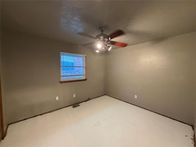 9217 Sutton Place, Oklahoma City, OK 73132