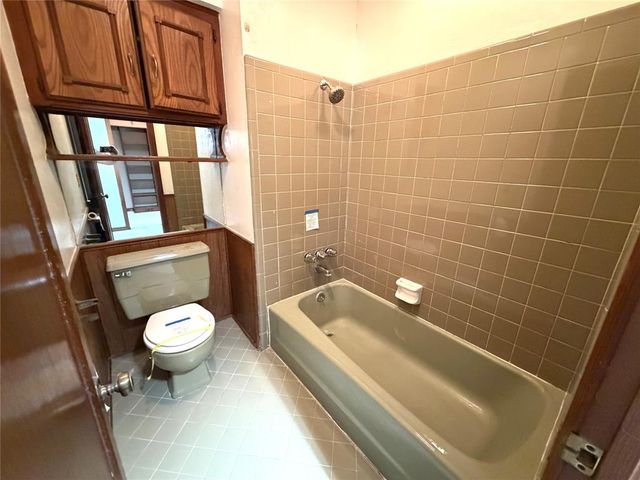 9217 Sutton Place, Oklahoma City, OK 73132