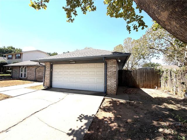 9217 Sutton Place, Oklahoma City, OK 73132