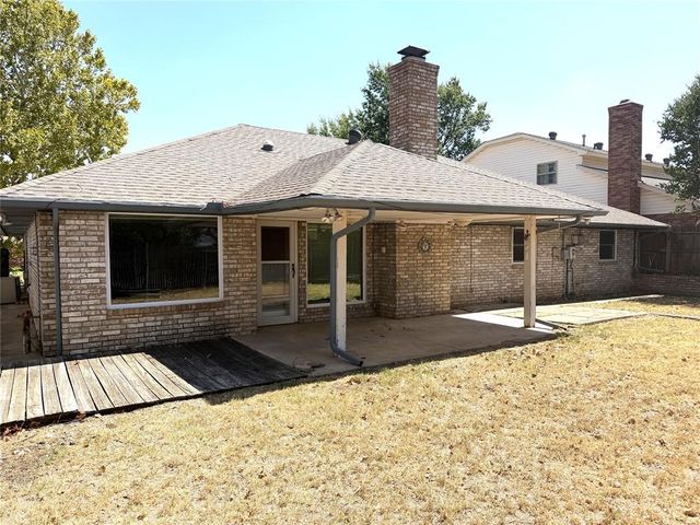 9217 Sutton Place, Oklahoma City, OK 73132