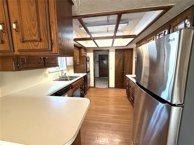 9217 Sutton Place, Oklahoma City, OK 73132