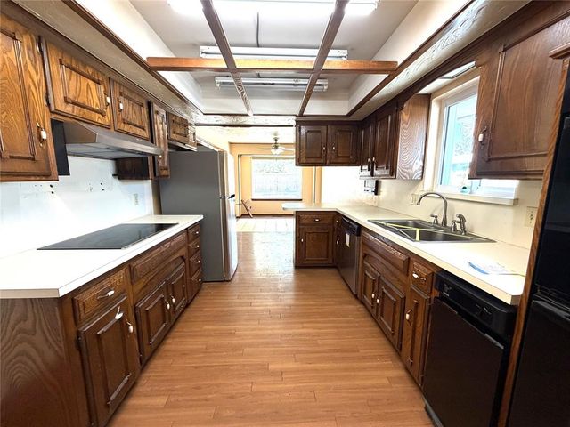 9217 Sutton Place, Oklahoma City, OK 73132