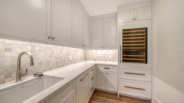 711 OLD COMPASS ROAD, Longboat Key, FL 34228