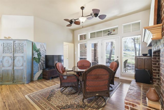 812 Lake View Court E, Crowley, TX 76036