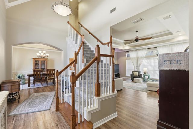 812 Lake View Court E, Crowley, TX 76036