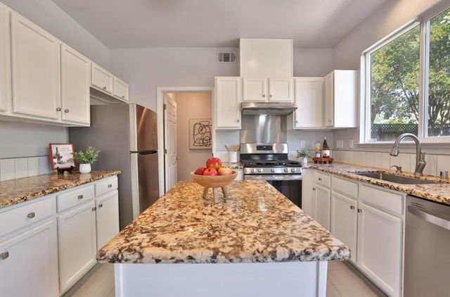 887 Martiri Drive, Gilroy, CA 95020