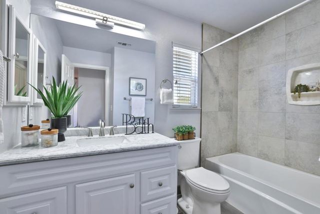 887 Martiri Drive, Gilroy, CA 95020