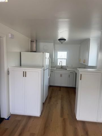 1613 Kains, Berkeley, CA 94702
