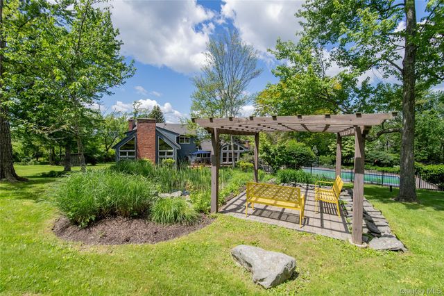 136 Rombout Road, Pleasant Valley, NY 12603