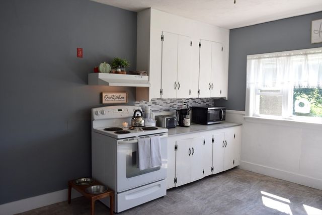 26 Cross St, West Bridgewater, MA 02379