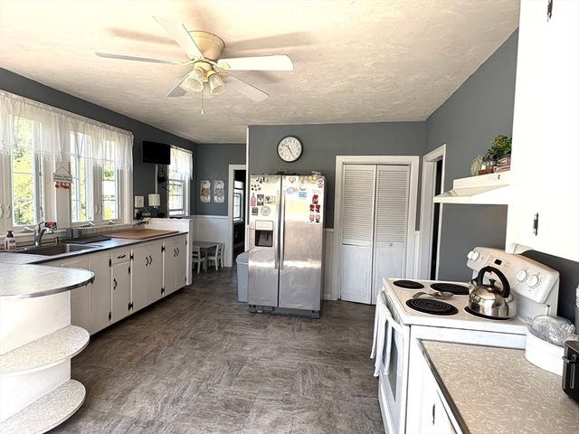 26 Cross St, West Bridgewater, MA 02379
