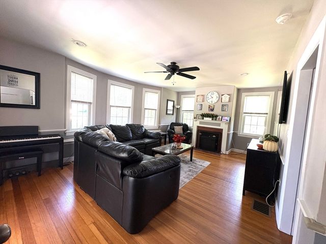 26 Cross St, West Bridgewater, MA 02379