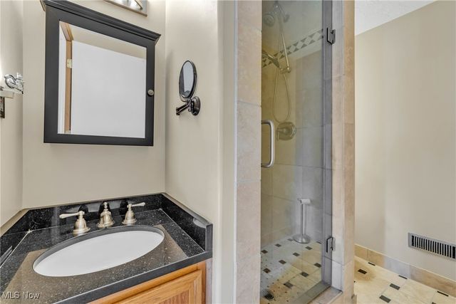 5087 Grafton Road, Brunswick Hills, OH 44212