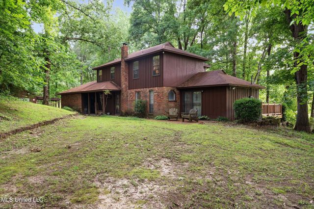 4450 Red Oaks Drive, Nesbit, MS 38651