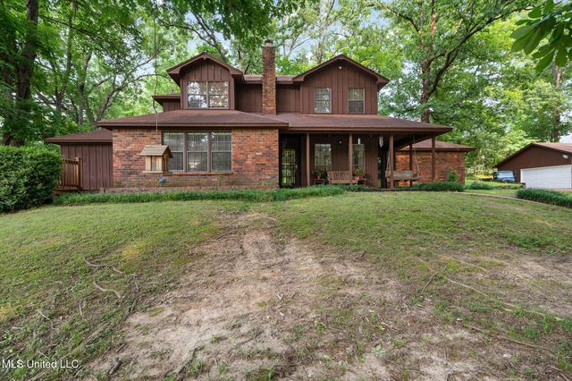4450 Red Oaks Drive, Nesbit, MS 38651